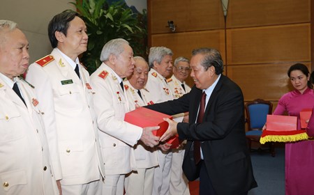 Phó Thủ tướng Thường trực gặp mặt cán bộ Công an chi viện chiến trường miền Nam